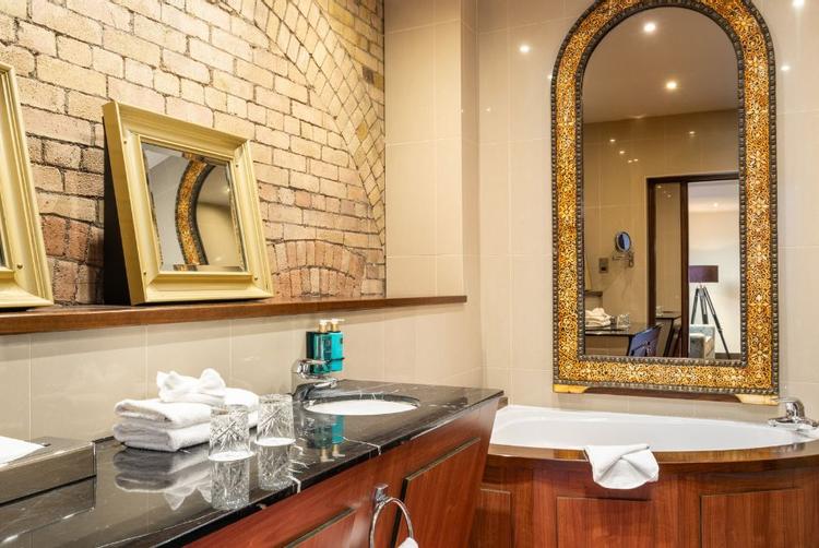 The Trinity City Hotel | | 3