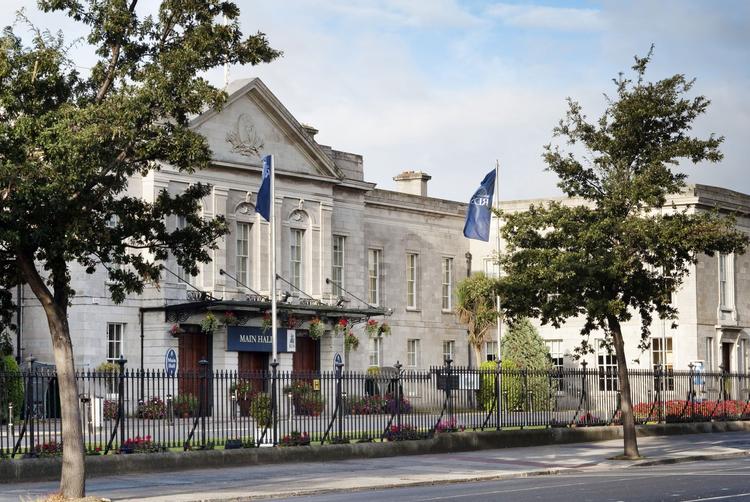 The Trinity City Hotel | | 5